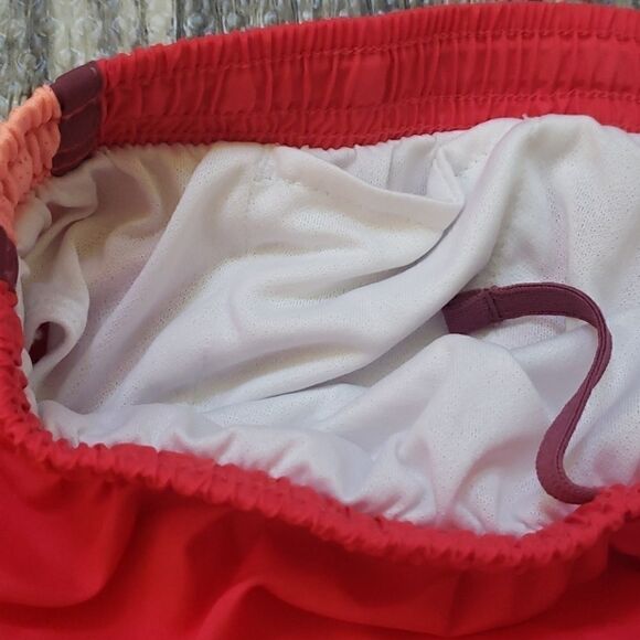 Nike WOMEN'S CORAL 2-IN-1 RUNNING SHORTS, SIZE MEDIUM - Picture 5 of 8